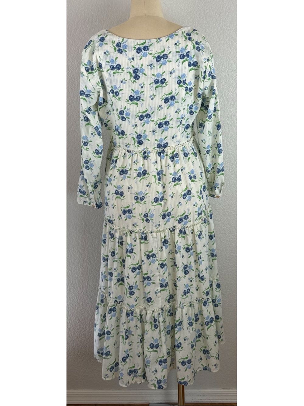 Sweet Baby Jamie Ivory Floral Print Tiered 3/4 Sleeve Midi Dress, size Large - Picture 9 of 13